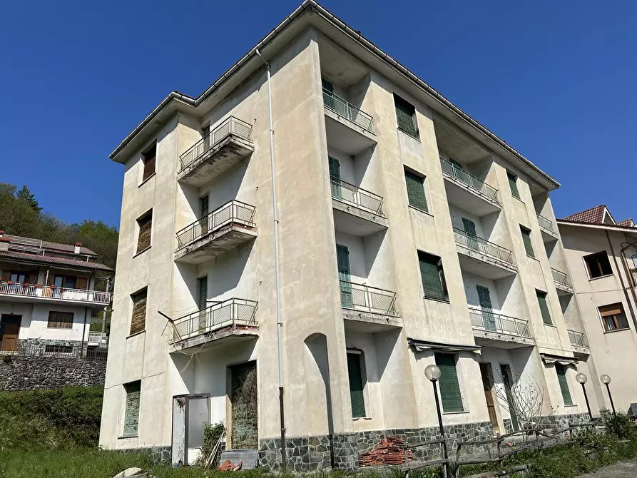 Immagine 4 di Palazzo in vendita  a Urbe