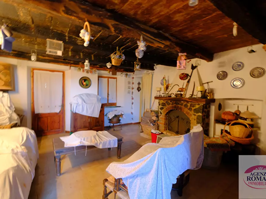 Immagine 32 di Rustico / casale in vendita  a Pareto