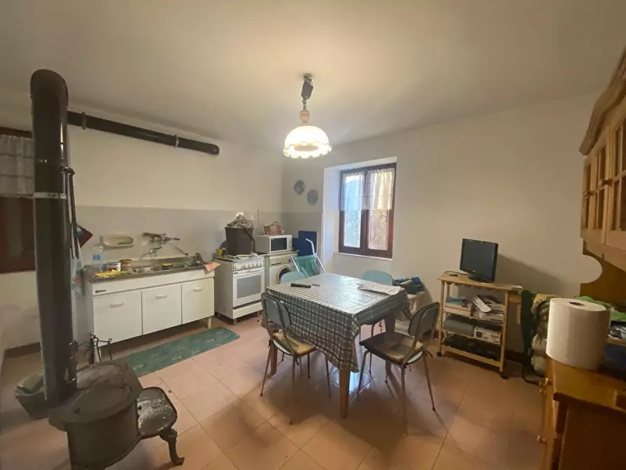 Immagine 6 di Rustico / casale in vendita  a Urbe