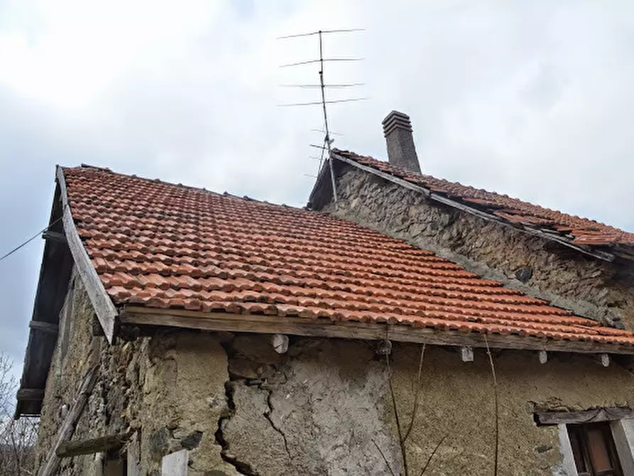 Immagine 24 di Rustico / casale in vendita  in Via Dano a Sassello