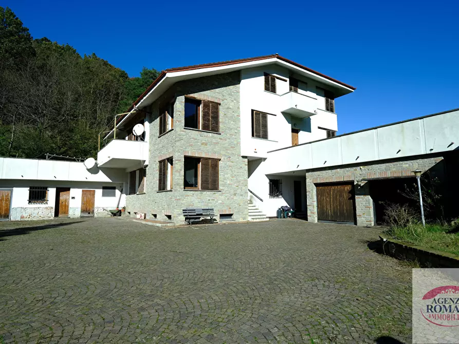 Immagine 1 di Villa in vendita  in Via Valle Gargassa 22 a Rossiglione