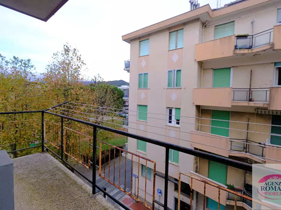 Immagine 3 di Trilocale in vendita  in Via Giuseppe Garibaldi 70 a Albisola Superiore