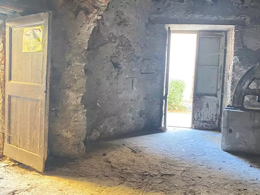 Immagine 40 di Porzione di casa in vendita  a Sassello