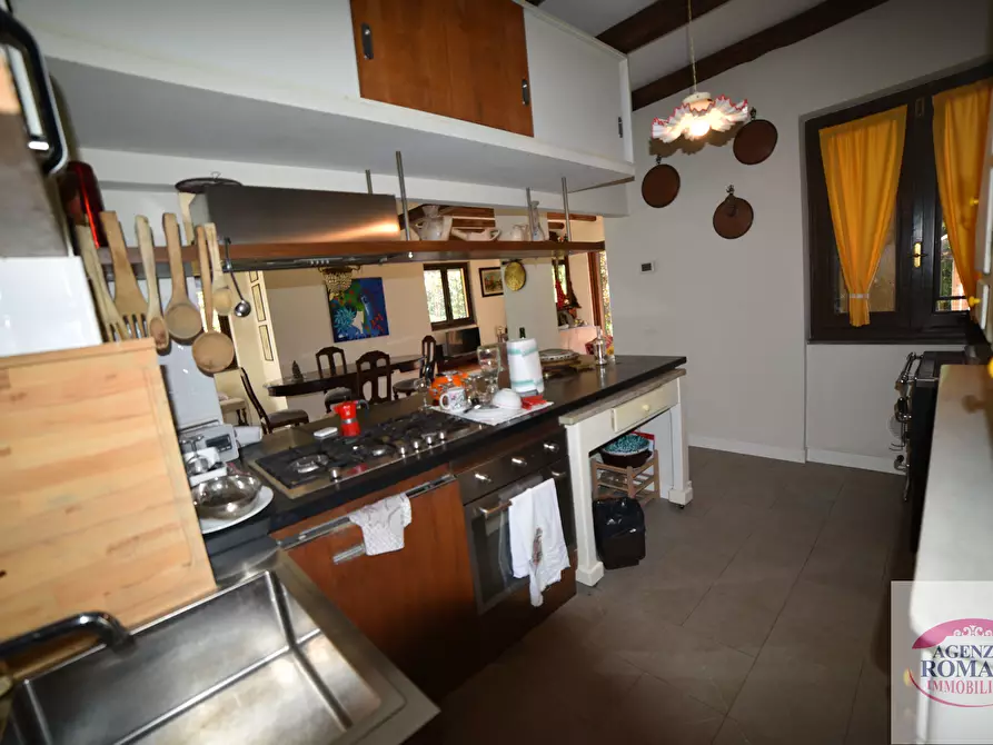 Immagine 32 di Villa in vendita  in Via Menacciano 1 a Pontinvrea