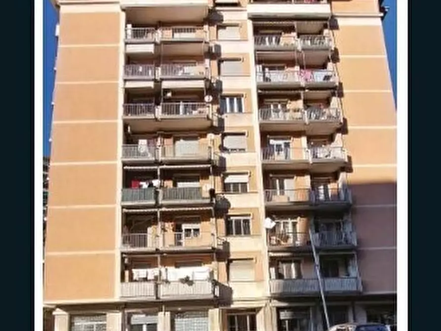 Immagine 1 di Pentalocale in vendita  in Via Fereggiano 30/7 a Genova