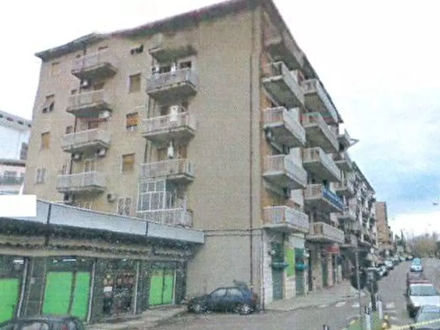 Immagine 1 di Pentalocale in vendita  in Via Panebianco 576 a Cosenza