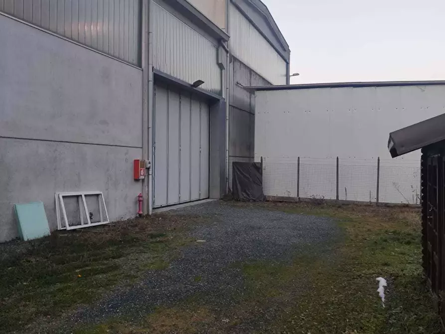 Immagine 27 di Attività artigianale in vendita  in Via Vallestura 25 D a Masone