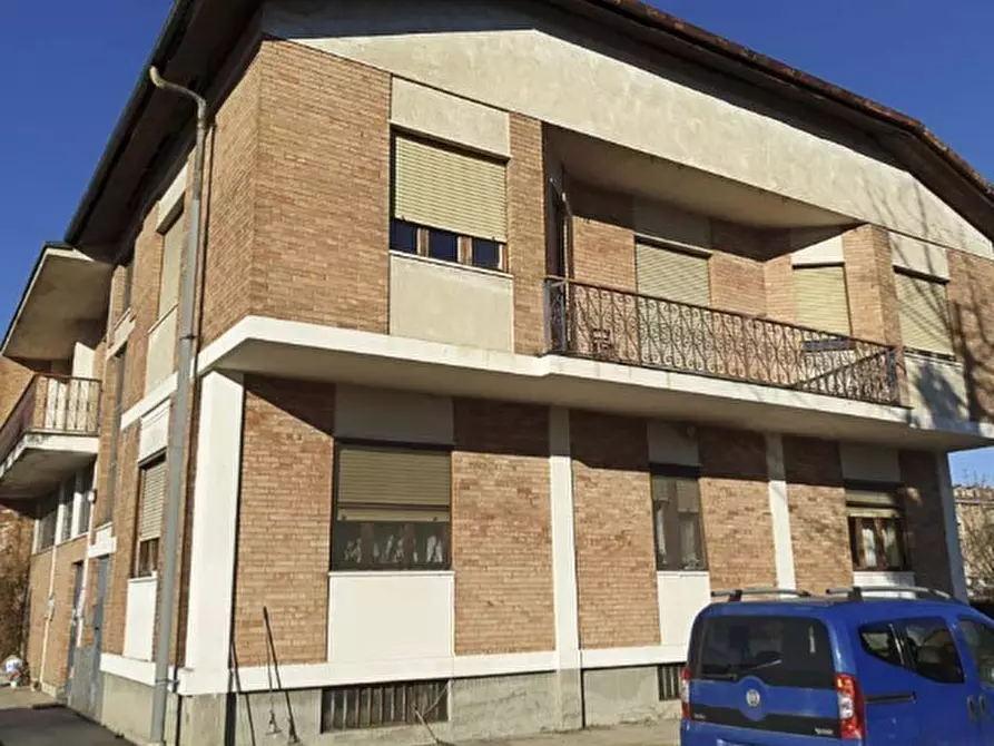 Immagine 1 di Villa in vendita  in Corso Galileo Ferraris 137 a Chivasso