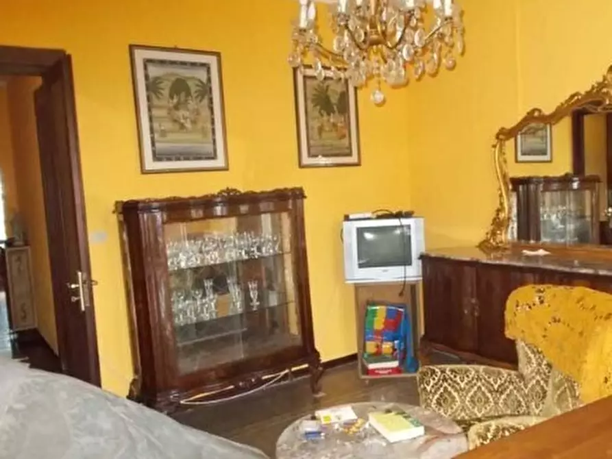 Immagine 4 di Pentalocale in vendita  in Via Vittorio Veneto 45 a Ponti