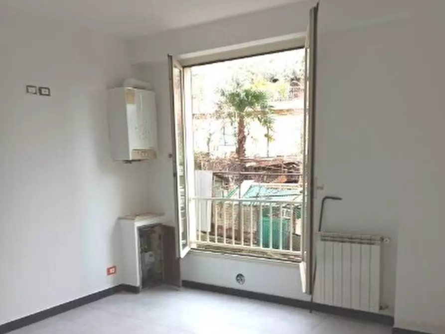 Immagine 3 di Quadrilocale in vendita  in Via Evasio Montanella 96/8 a Genova