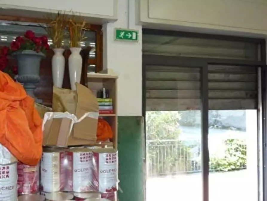 Immagine 5 di Locale commerciale in vendita  in Via di Creto 13A a Genova