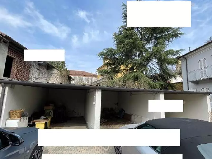 Immagine 1 di Garage in vendita  in Via Borgo snc a Castello Di Annone