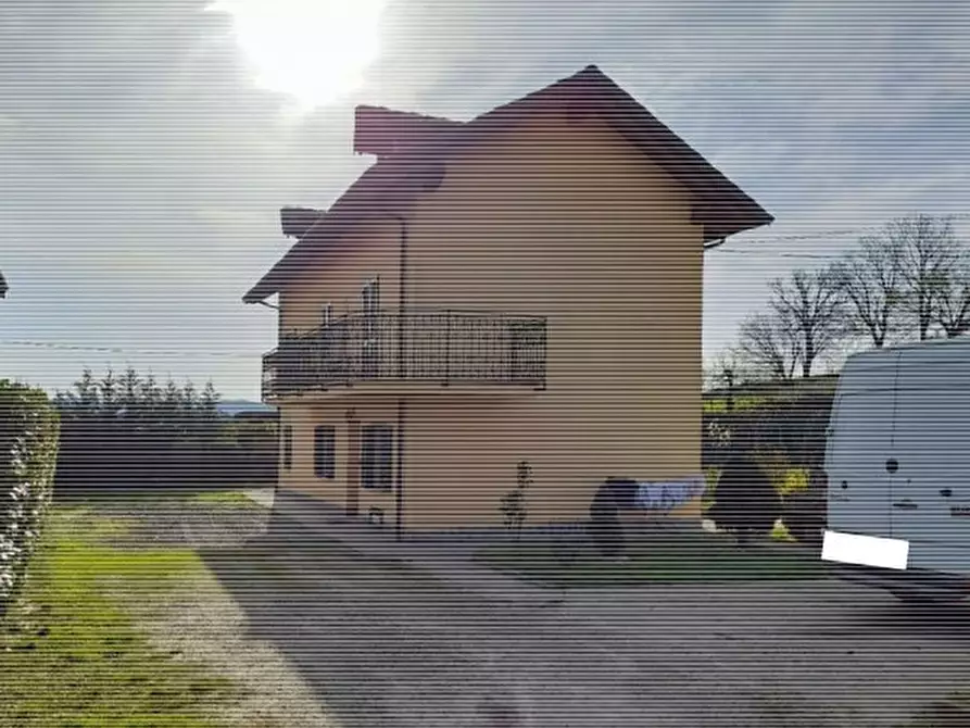 casa indipendente in vendita a Tortona