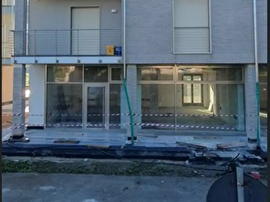 Immagine 5 di Locale commerciale in vendita  in Via Antonio Carle snc a Cuneo