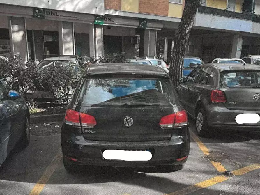 Immagine 1 di Garage in vendita  in Via Luigi Gherzi snc a Genova