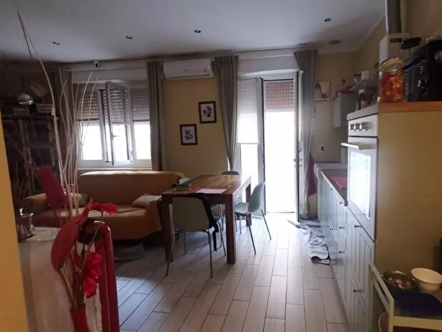 Immagine 4 di Pentalocale in vendita  in Via Giovanni Amendola 1A a Genova