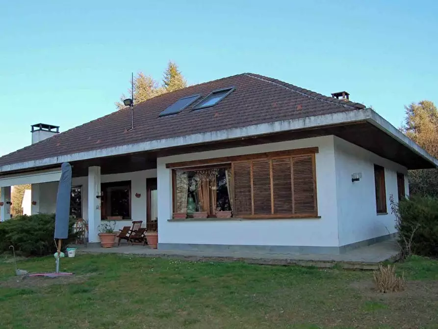 Immagine 1 di Casa trifamiliare in vendita  in Strada Val Salice 227 a Torino