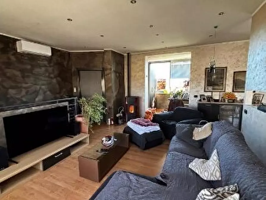 Immagine 4 di Trilocale in vendita  in Piazza Roma 10 a Albano Vercellese