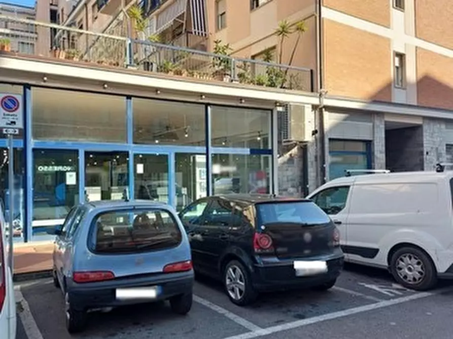 Immagine 1 di Locale commerciale in vendita  in Via Alcide de Gasperi 9 a Albenga