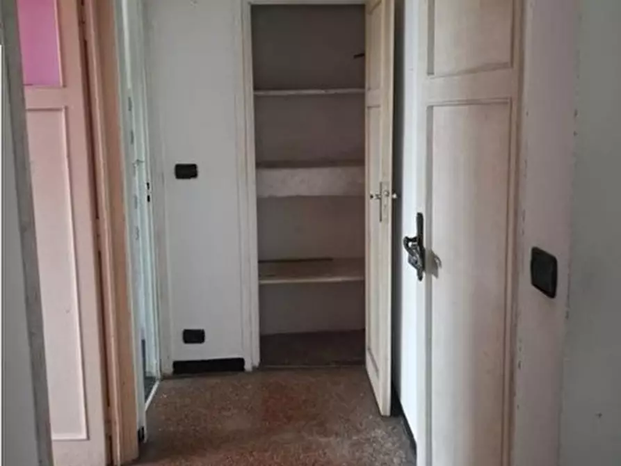Immagine 12 di Pentalocale in vendita  in Mura Degli Angeli 35 a Genova