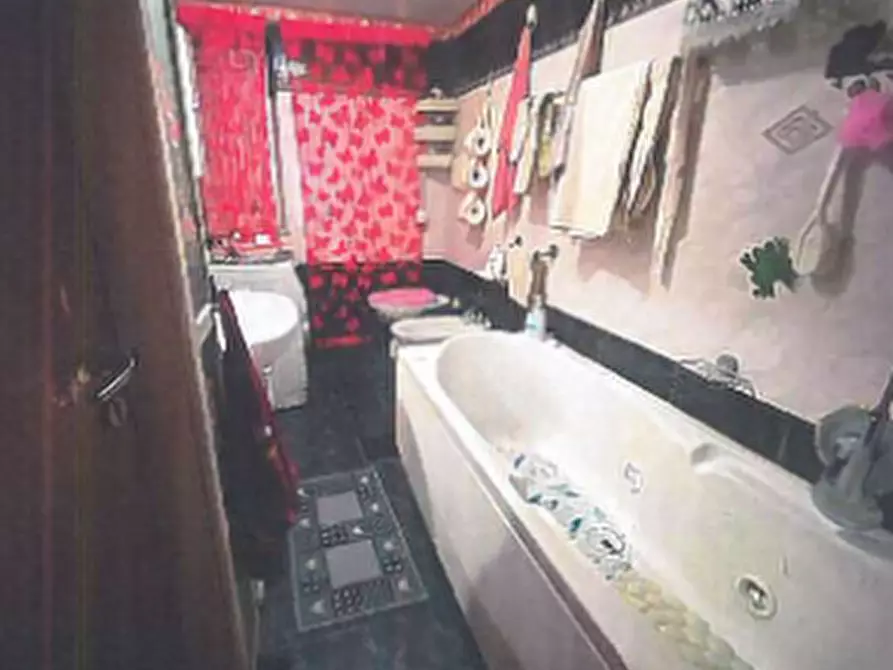 Immagine 6 di Pentalocale in vendita  in Via Adamo Centurione 3 a Genova