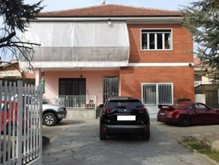 Immagine 1 di Casa bifamiliare in vendita  in Via Vittime di Bologna 6 a Chieri