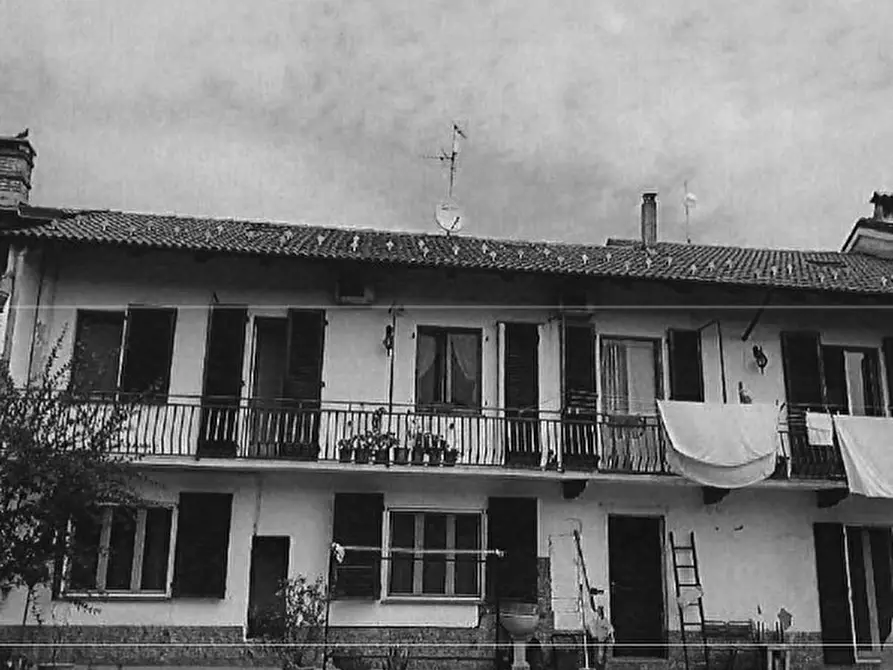 Immagine 1 di Pentalocale in vendita  in Via Ruatti 9 a Caramagna Piemonte