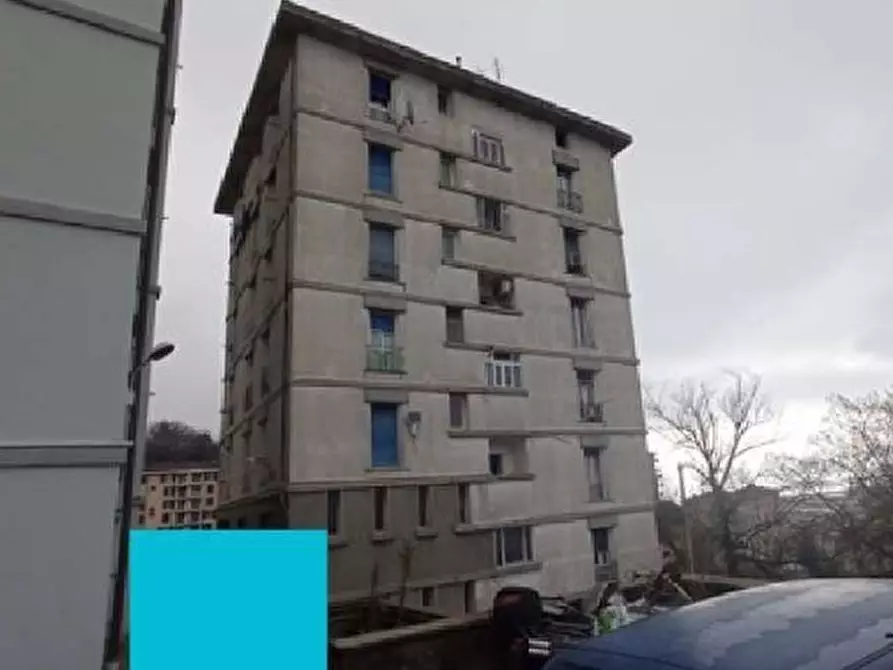 Immagine 1 di Pentalocale in vendita  in Via Andrea Podestà 33 a Genova