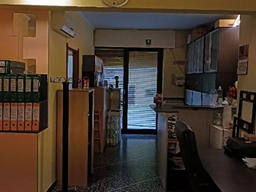 Immagine 4 di Locale commerciale in vendita  in Via Giacinto Macciò 9 a Busalla