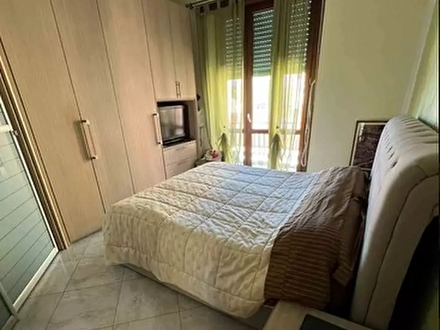 Immagine 6 di Pentalocale in vendita  in Via Bonzo 12 a Torino