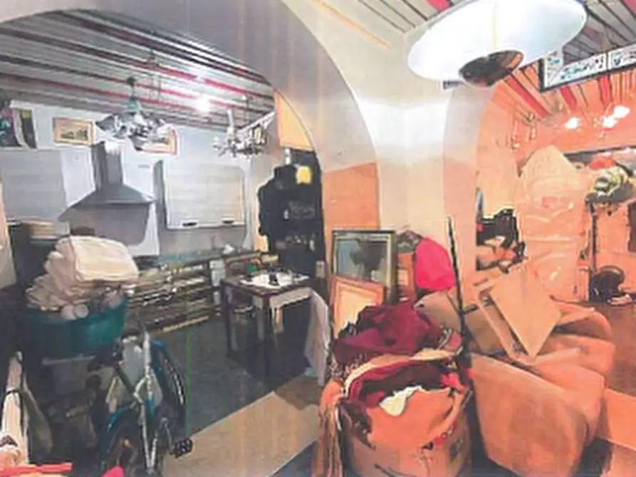 Immagine 3 di Locale commerciale in vendita  in Via Bianchetti 18 R a Genova