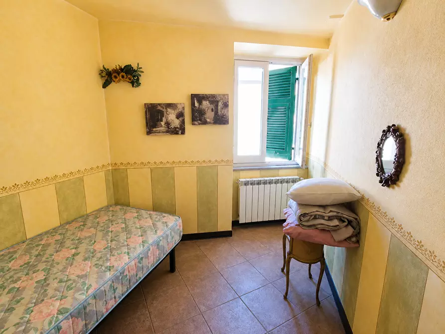Immagine 4 di Quadrilocale in vendita  in Piazza V. Emanuele 27 a Varese Ligure