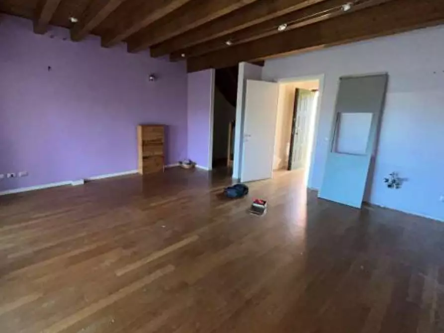 Immagine 3 di Casa indipendente in vendita  in Strada Provinciale 108 snc a Momperone