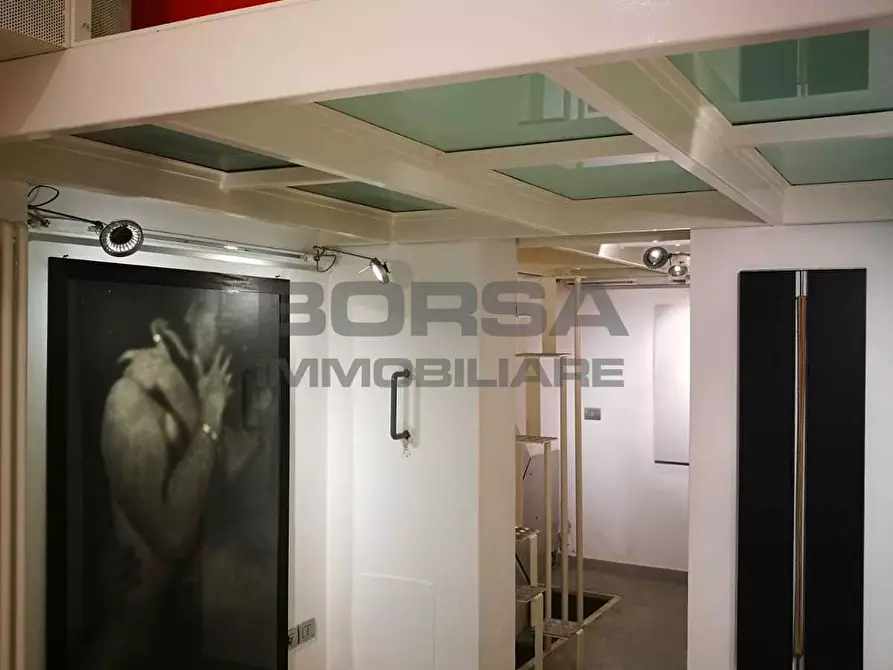 Immagine 2 di Attività commerciale in vendita  in Via Roma a Livorno