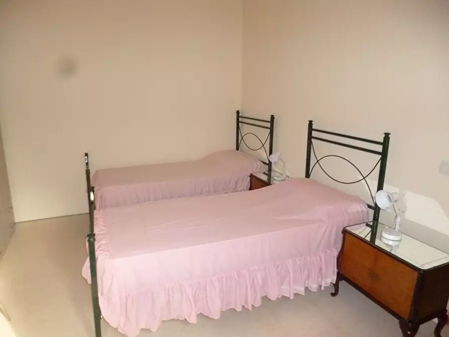 Immagine 5 di Stanza singola in affitto  a Ragusa