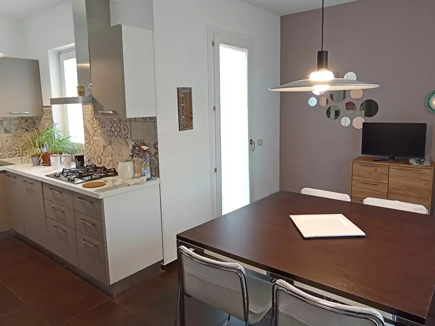 Immagine 9 di Pentalocale in affitto  a Ragusa