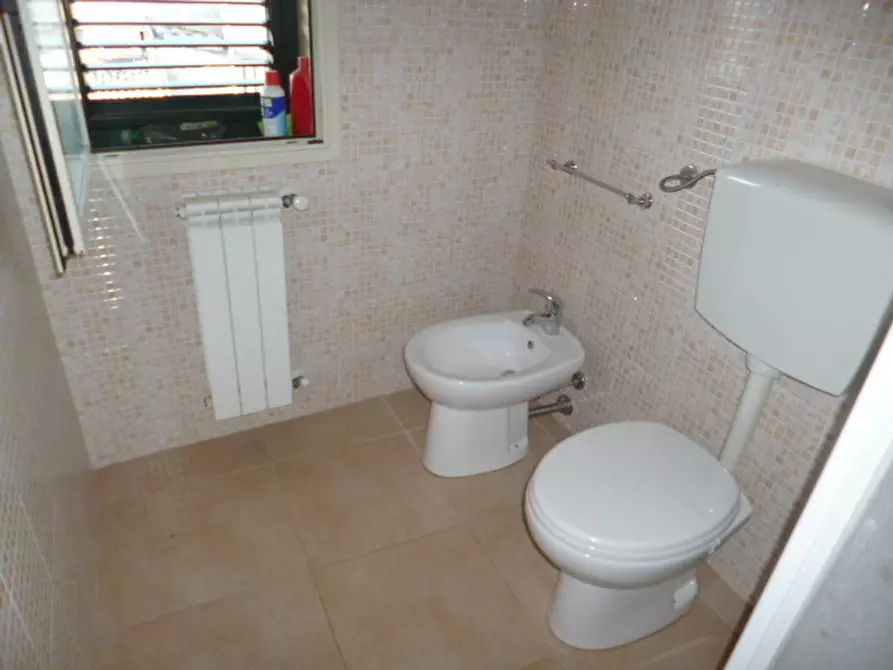 Immagine 10 di Bilocale in affitto  a Ragusa