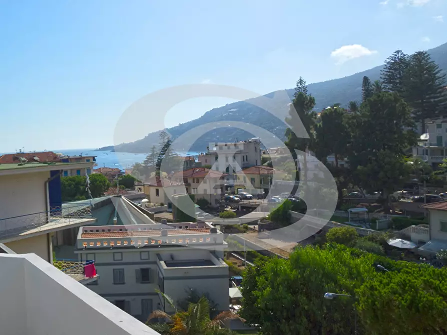 Immagine 7 di Bilocale in vendita  in Via della Noria 20 a Ospedaletti