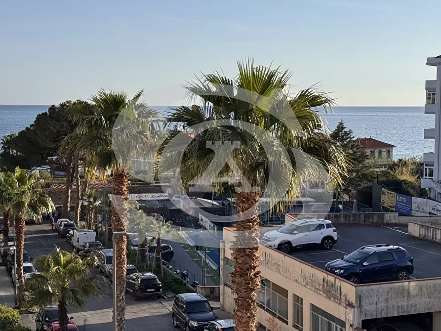 Immagine 1 di Trilocale in vendita  in Via Barabino 1 a San Remo