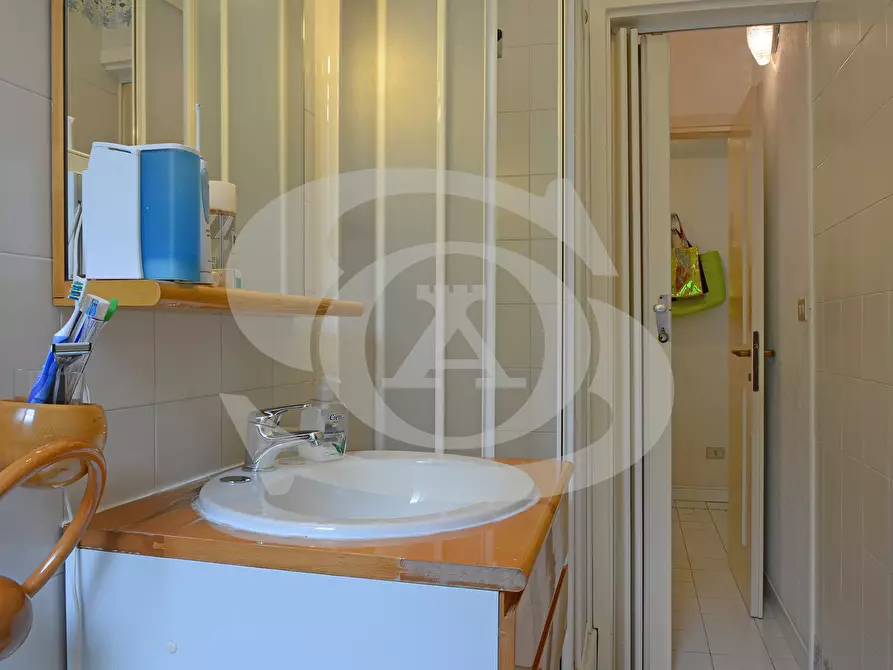 Immagine 34 di Bilocale in affitto  in Via Cavour 36 a Ospedaletti