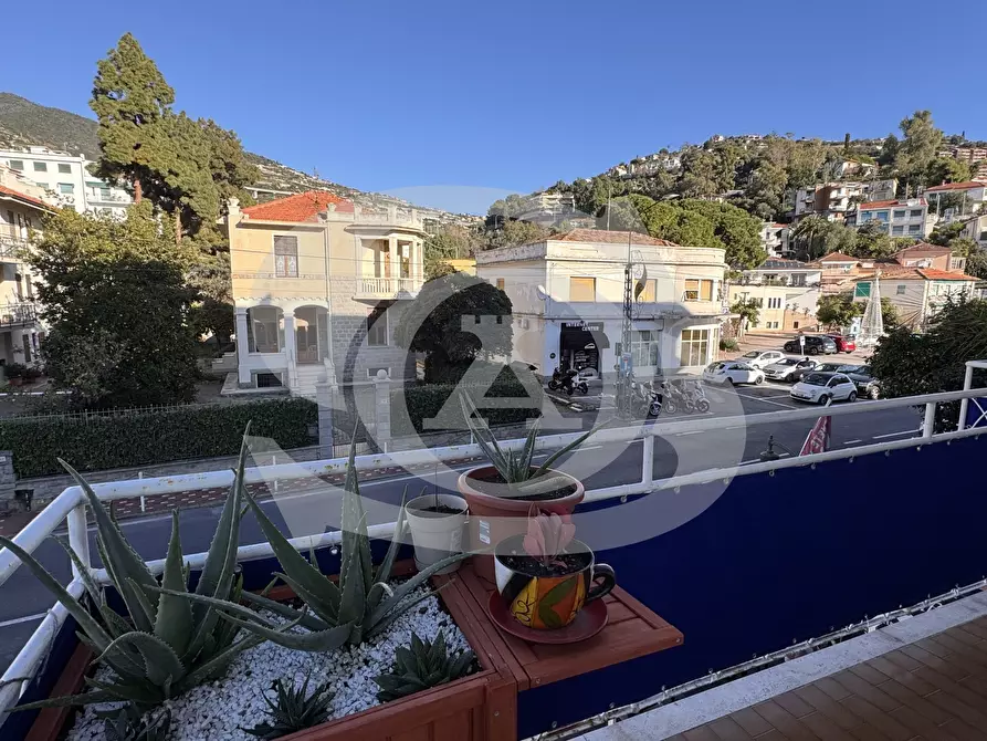 Immagine 15 di Trilocale in vendita  in Corso Regina Margherita 39 a Ospedaletti