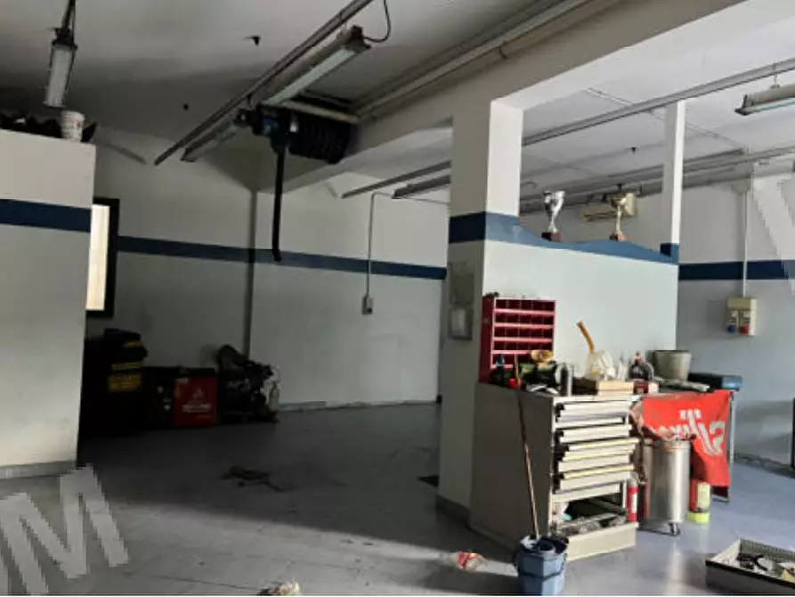 Immagine 2 di Locale commerciale in vendita  a Rimini