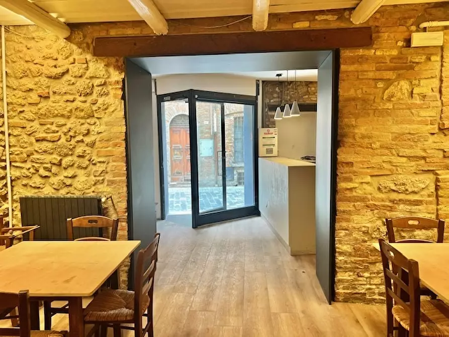 Immagine 42 di Locale commerciale in vendita  a Bertinoro