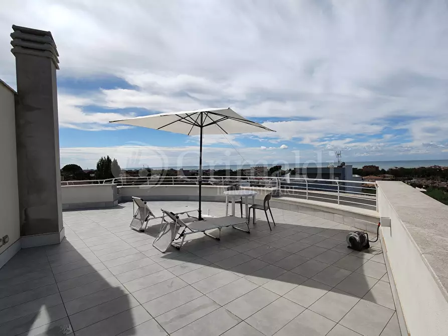 Immagine 51 di Villa in vendita  a Anzio