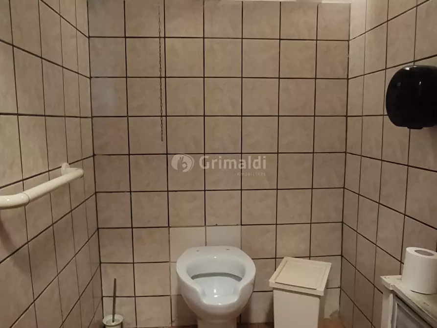 Immagine 29 di Locale commerciale in affitto  in Viale Mencacci 34 a Anzio