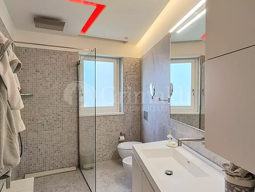 Immagine 31 di Villa in vendita  a Anzio