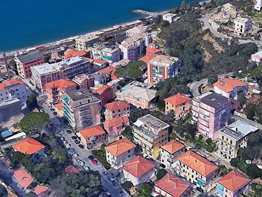 Immagine 3 di Appartamento in vendita  in Via della Pineta 11 a Lavagna