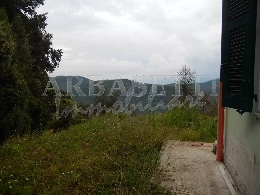 Immagine 12 di Villa in vendita  in Via Arturo Rossi a Castiglione Chiavarese