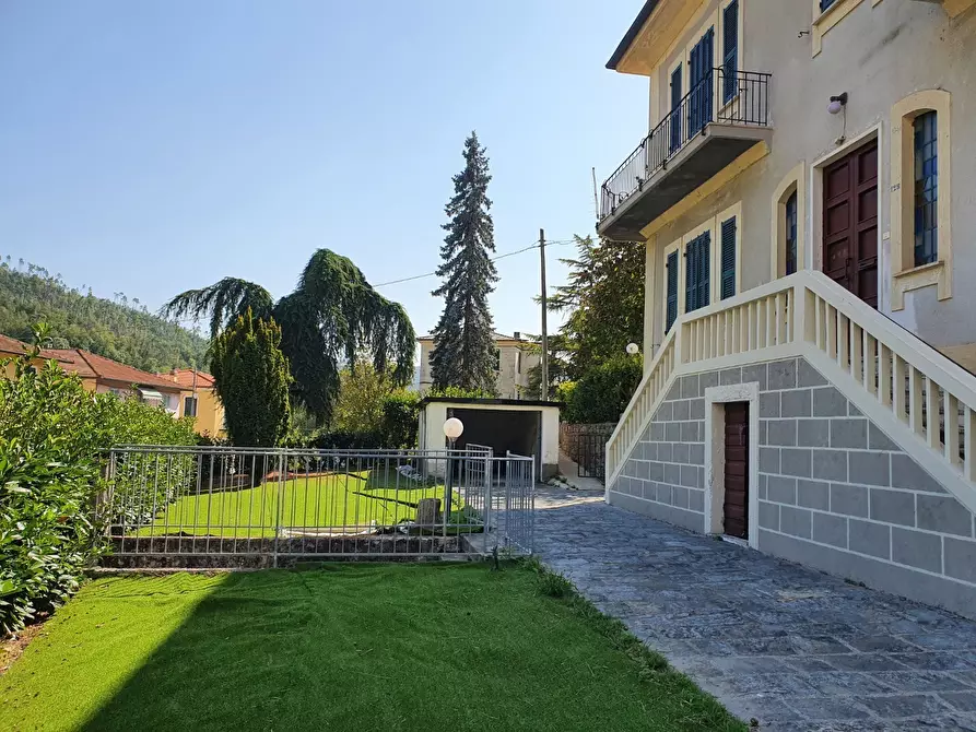 Immagine 1 di Villa in vendita  in Via Aurelia Sud 2 a Beverino