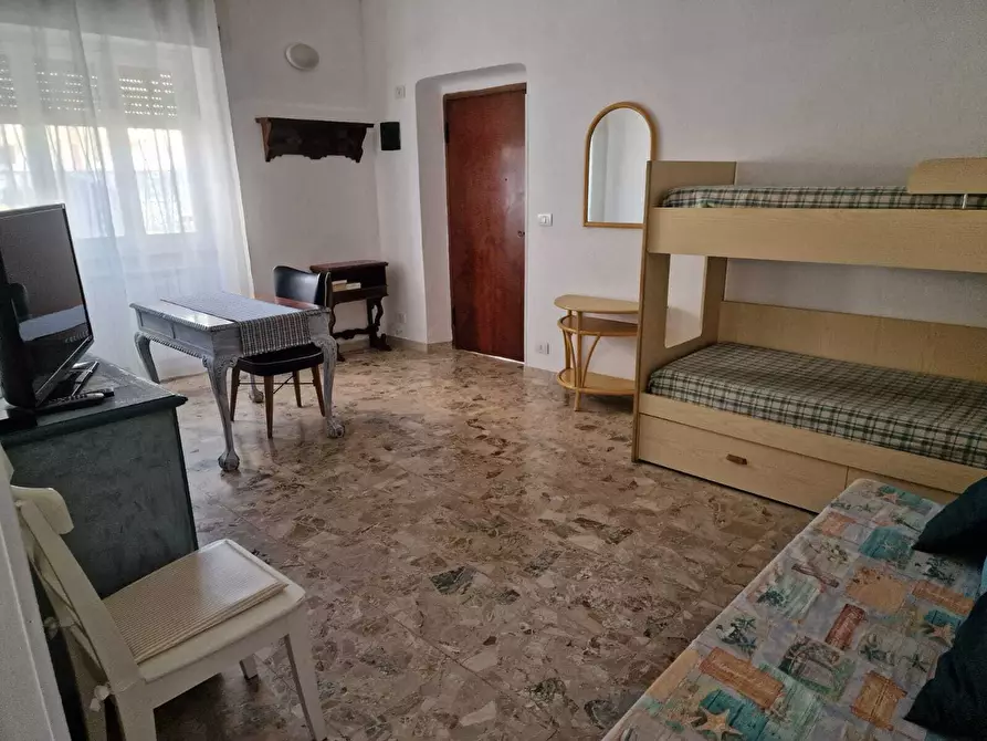 Immagine 1 di Quadrilocale in vendita  in Piazza Luigi Carniglia 5 a Deiva Marina